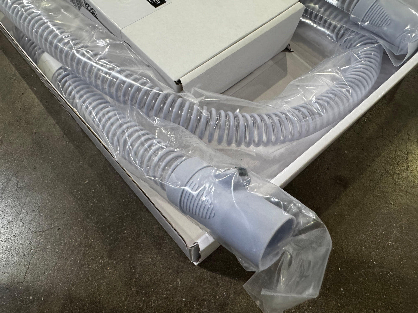 NEW 3B React ComfortLine Heated Tubing Kit (6 Foot) 3BCL-1000 with 3B V12 AC Power Supply MPN HHU19018BT0033CK UPC 05404013000104 - MBR Medicals