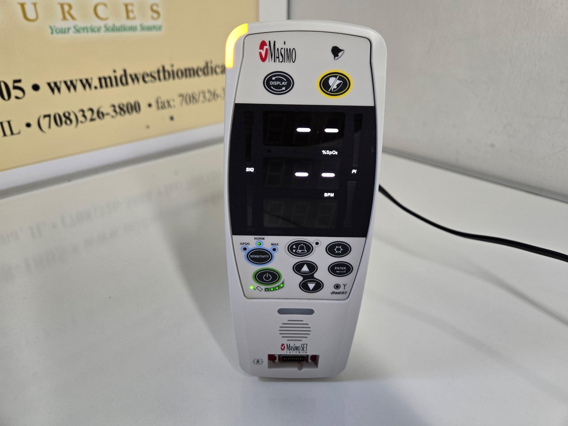 REFURBISHED Masimo Vertical Pulse Oximeter Rad-87A - MBR Medicals